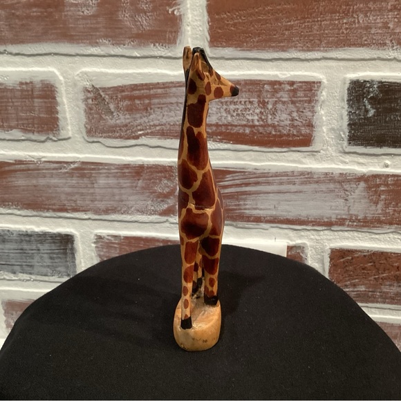 Solid Wood Giraffe - Nicely Detailed - Gently Used - Picture 4 of 8